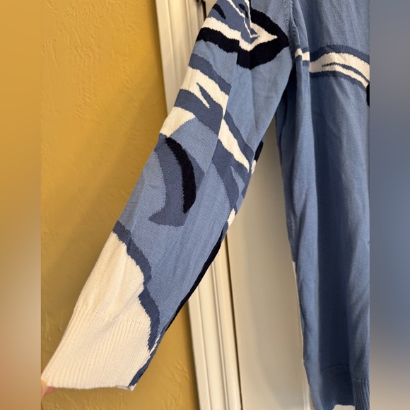 Chico's Blue and Cream long sleeve scoop neck sweater Top - Picture 5 of 5